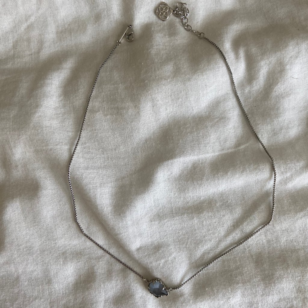 Kendra Scott Tess Silver Pendant Necklace 25$